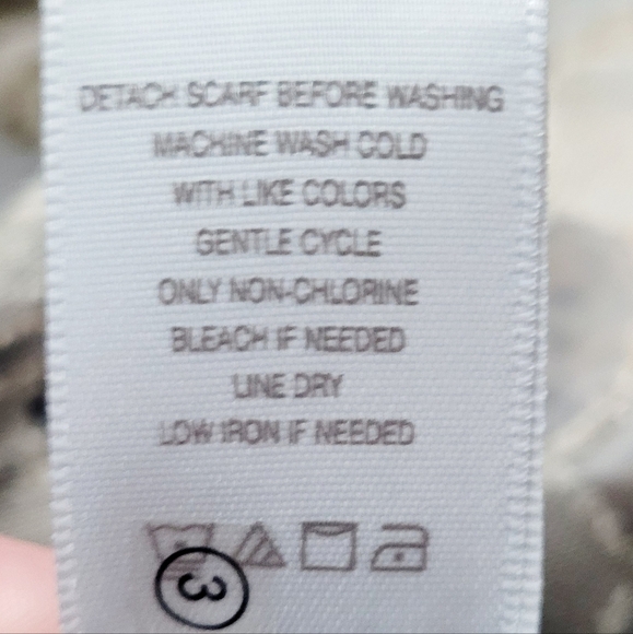 Womans Muliples Oversized Pull Over Tunic Size S with Detachable Scarf Colorful - Picture 6 of 9